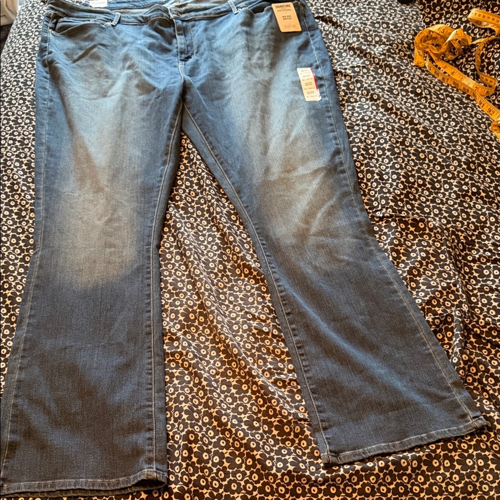 New Signature by Levi Strauss Blue Bootcut Mid-Rise Jeans W:39 L: 34